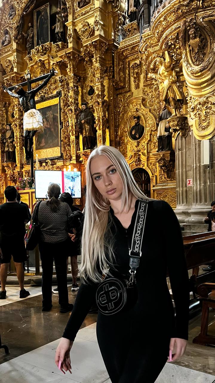 Luna M. — Toronto, CA